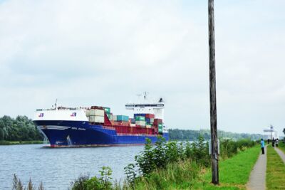 Schiff auf dem Nord-Ostsee-Kanal